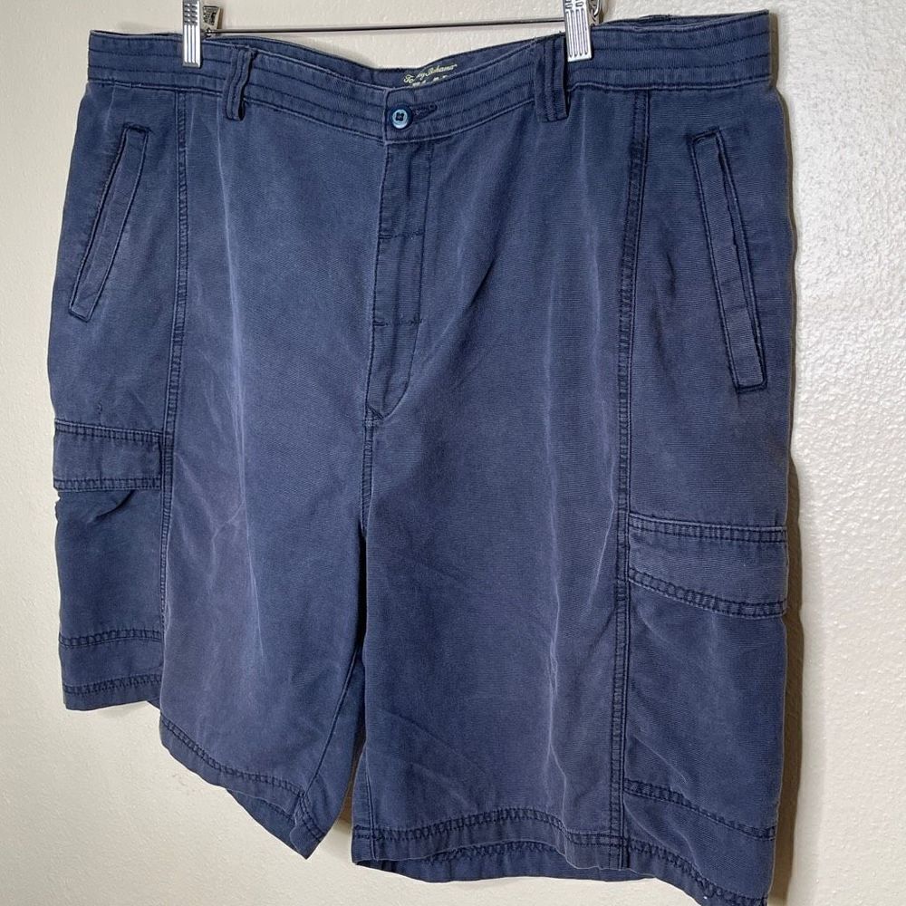 Tommy Bahama Men’s Size 44 Blue Cargo Shorts - Picture 4 of 10